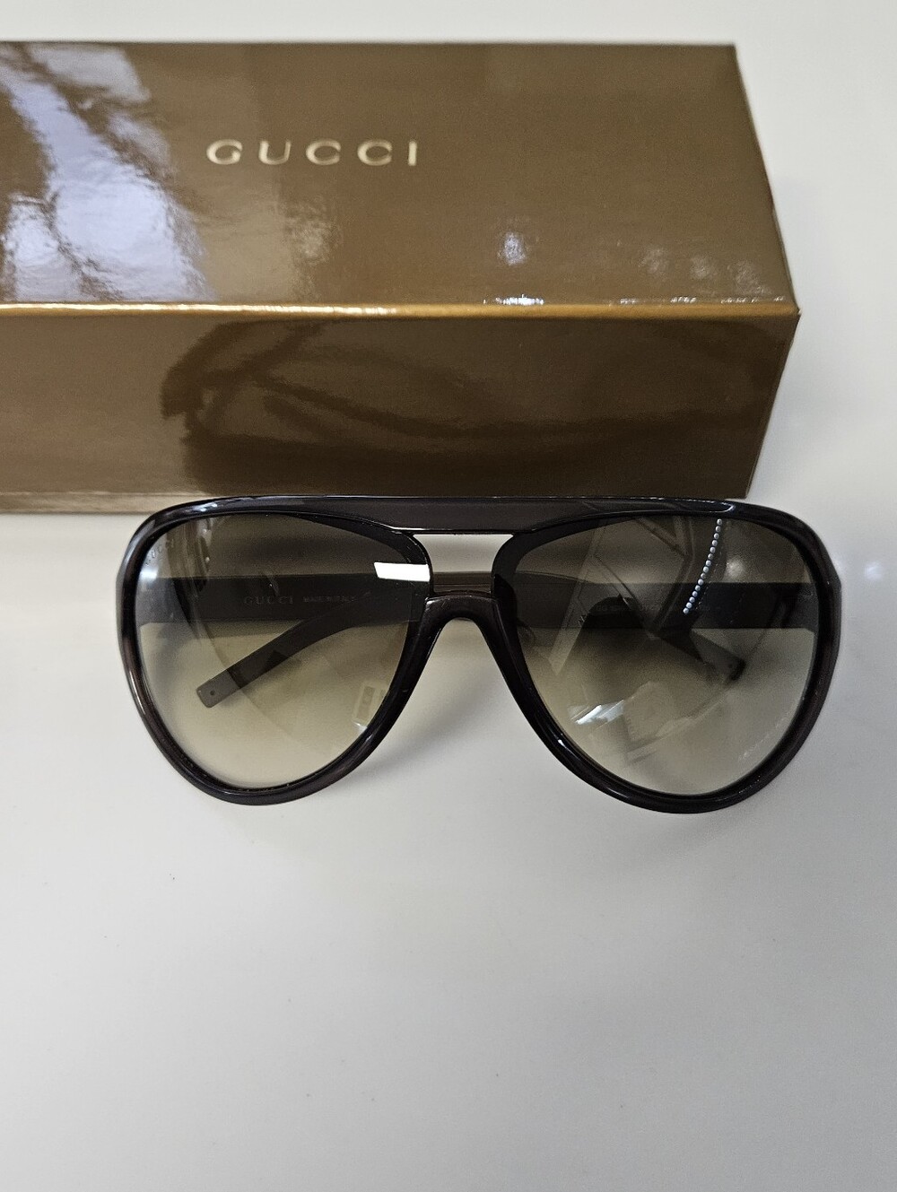 Authenthic GUCCI Smokey Brown Aviator Sunglasses